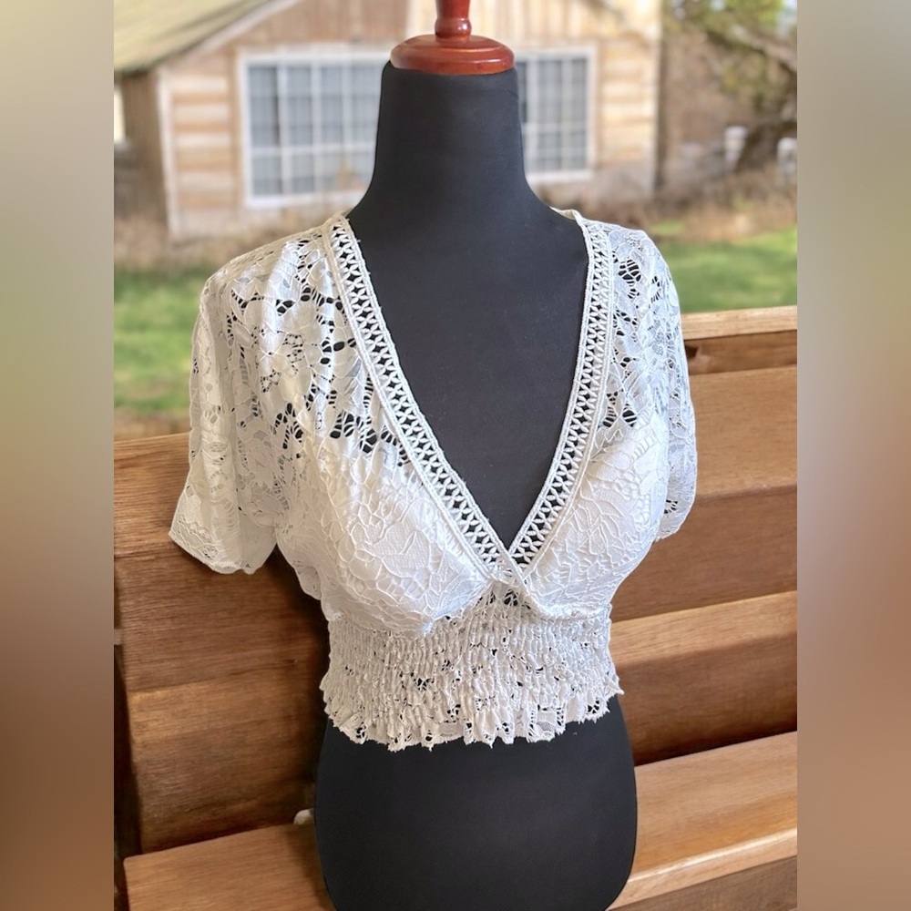Made in Italy | Flattering Women's White Lace Padded V Neck Top | Rouched | Sz:S